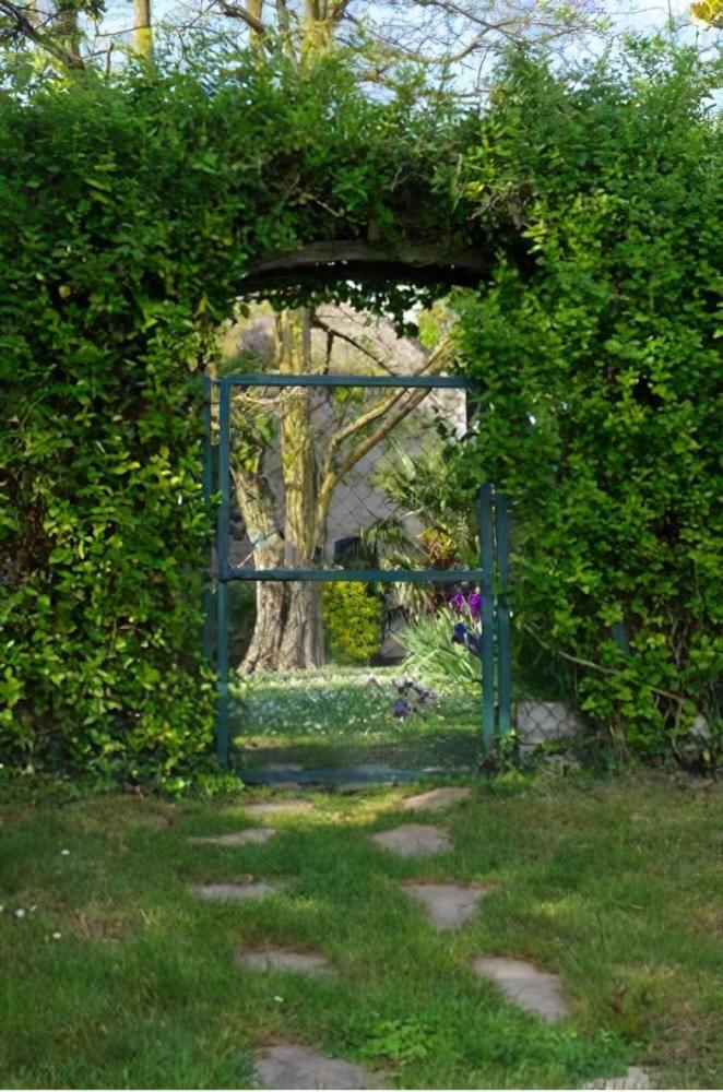Domaine Les Feuillants Hotel Crouzilles Buitenkant foto